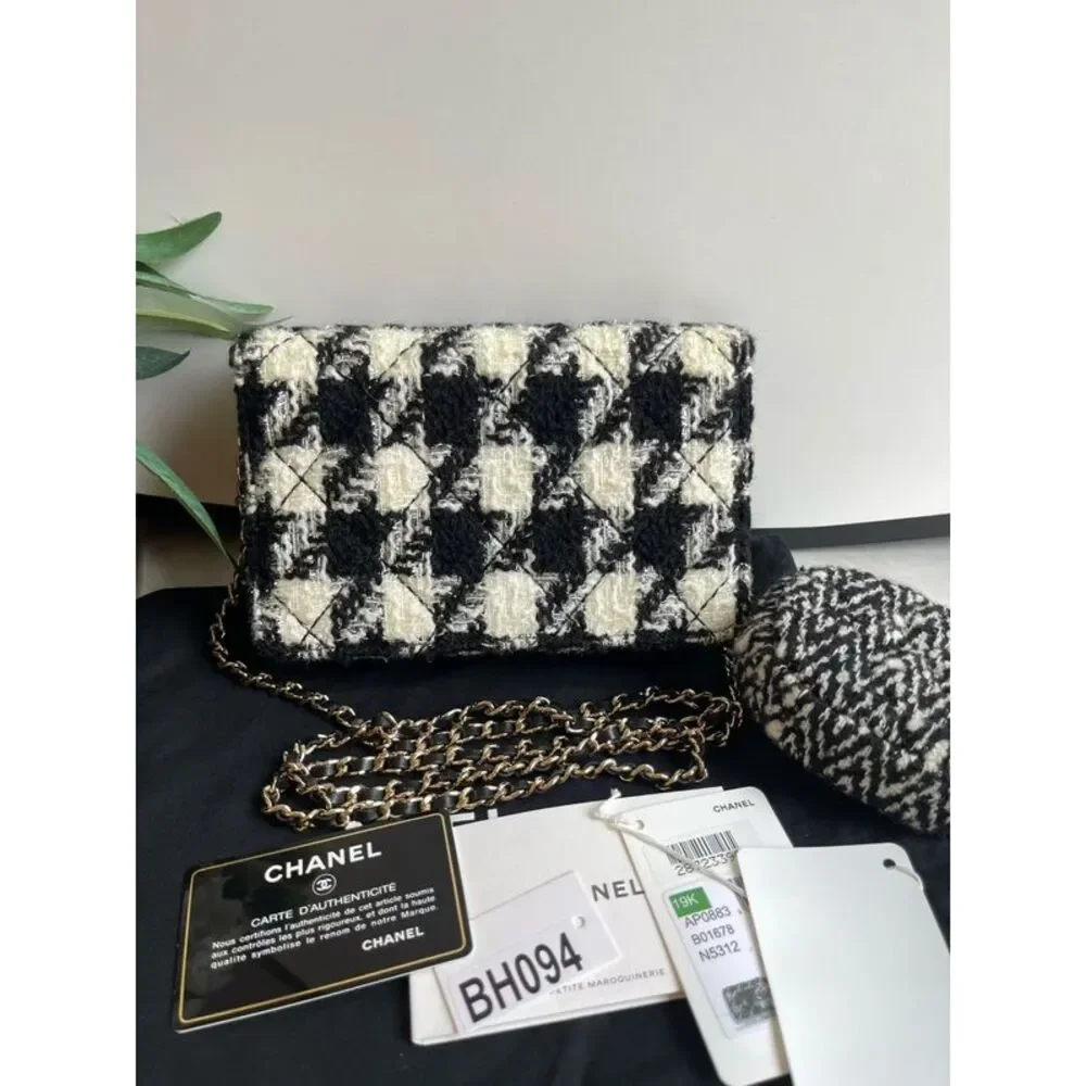 Chanel Women Pre-Loved Bag Very Good Condition